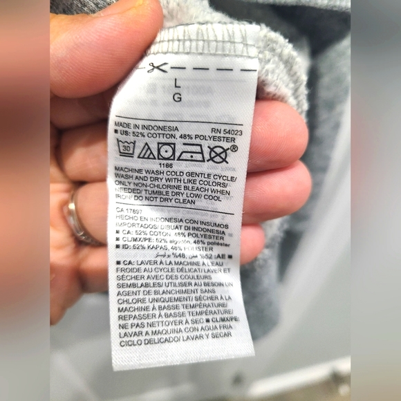 Old Navy Tie front Sweater. SIZE Large - Picture 4 of 4